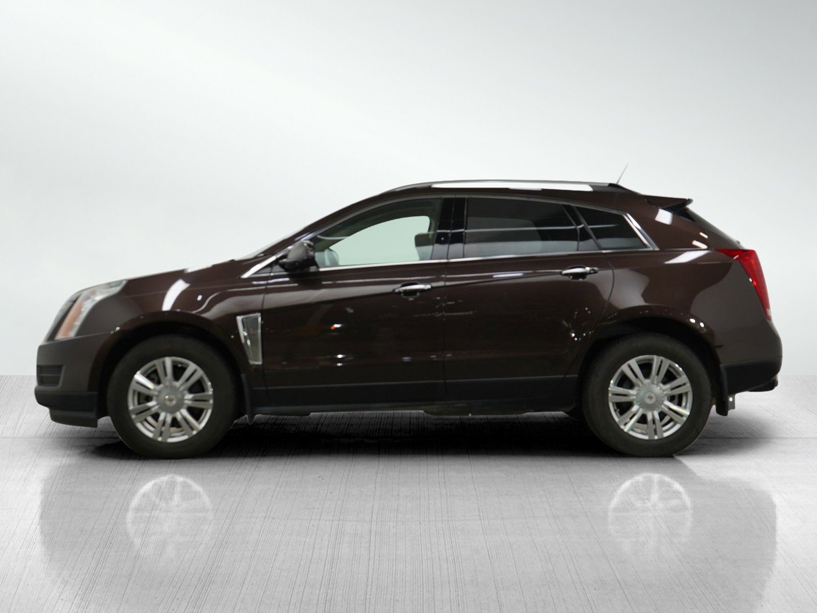 Used 2015 Cadillac SRX Luxury Collection with VIN 3GYFNBE38FS560998 for sale in Burnsville, Minnesota