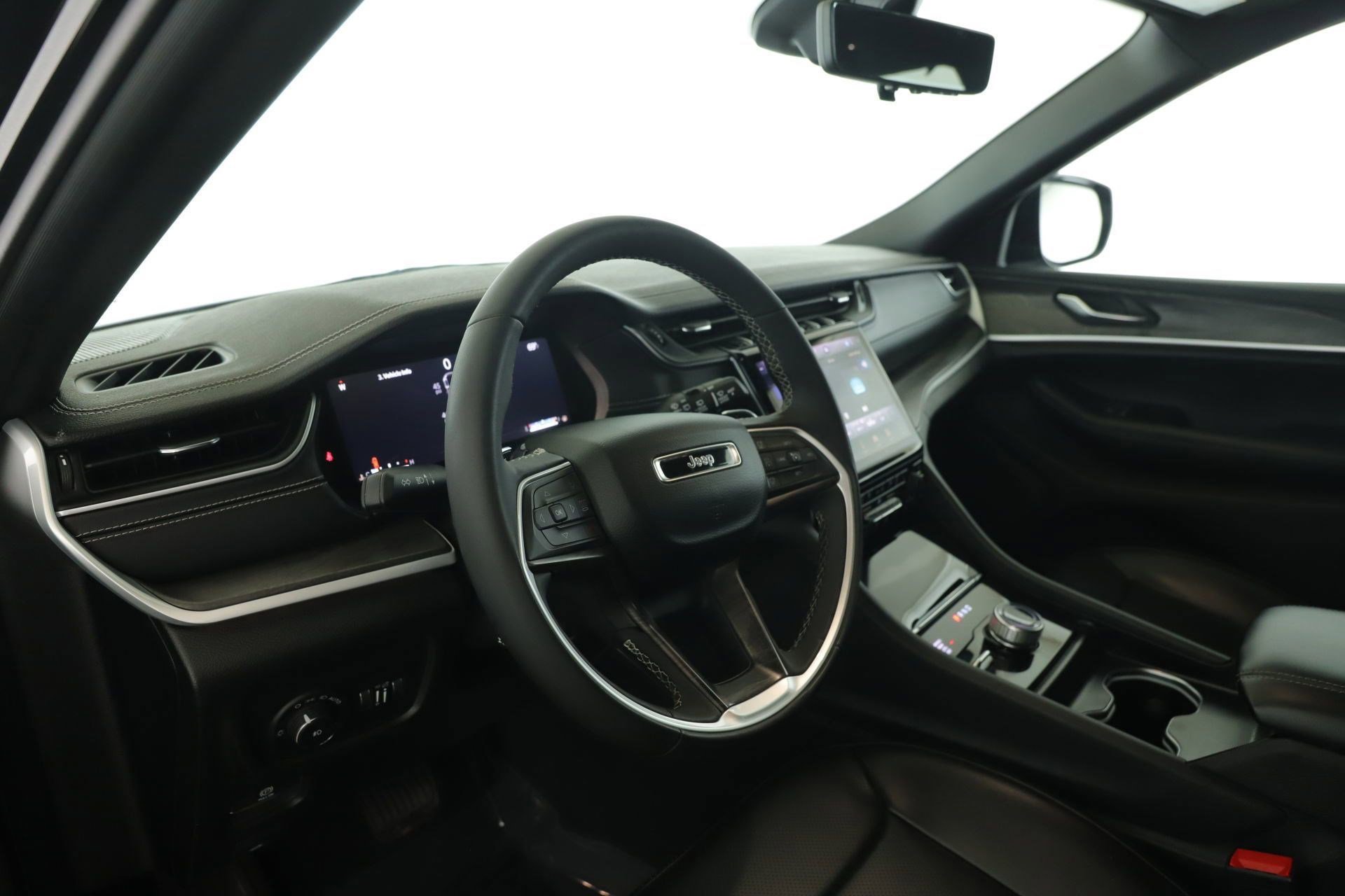 2024 Jeep Grand Cherokee Limited photo 8