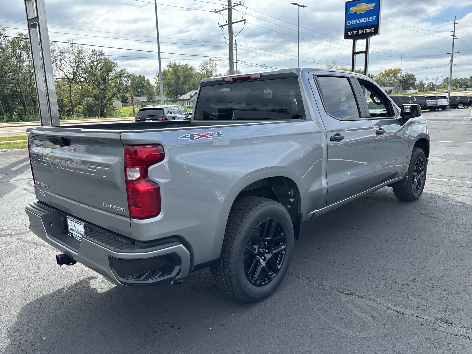 2025 Chevrolet Silverado 1500 Custom photo 3