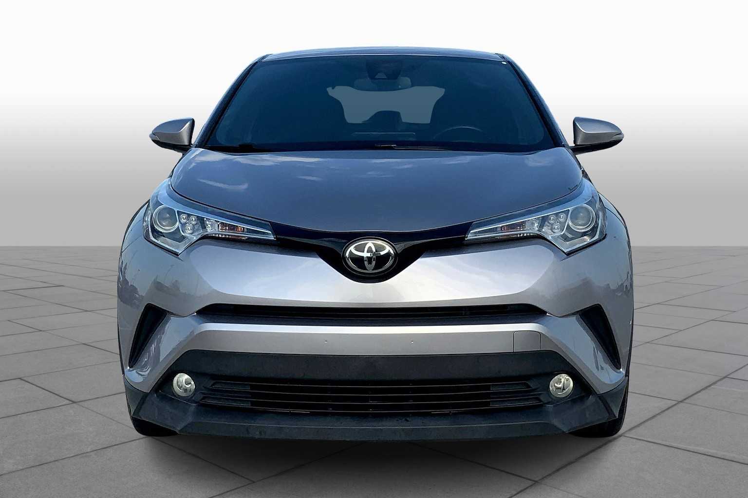 2018 Toyota C-HR XLE Premium photo 3