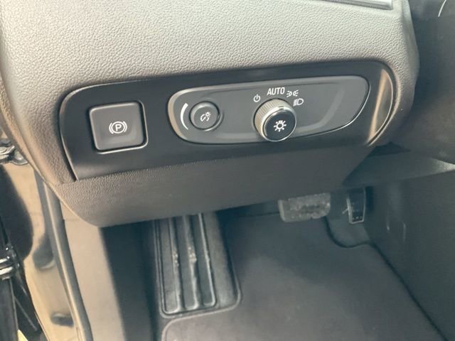 2021 Buick Enclave Avenir photo 2