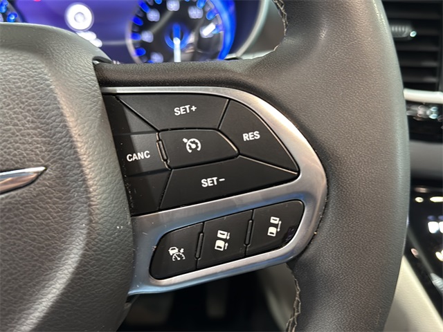 2022 Chrysler Pacifica Touring L photo 17