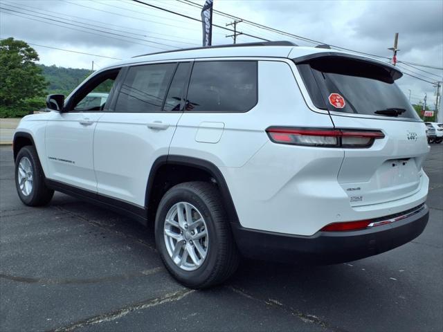 2025 Jeep Grand Cherokee Laredo photo 3