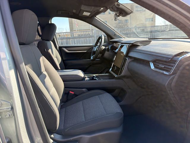 2025 GMC ACADIA - Image 27