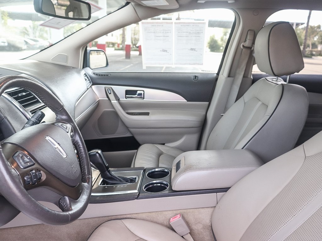 2014 Lincoln MKX Base photo 16