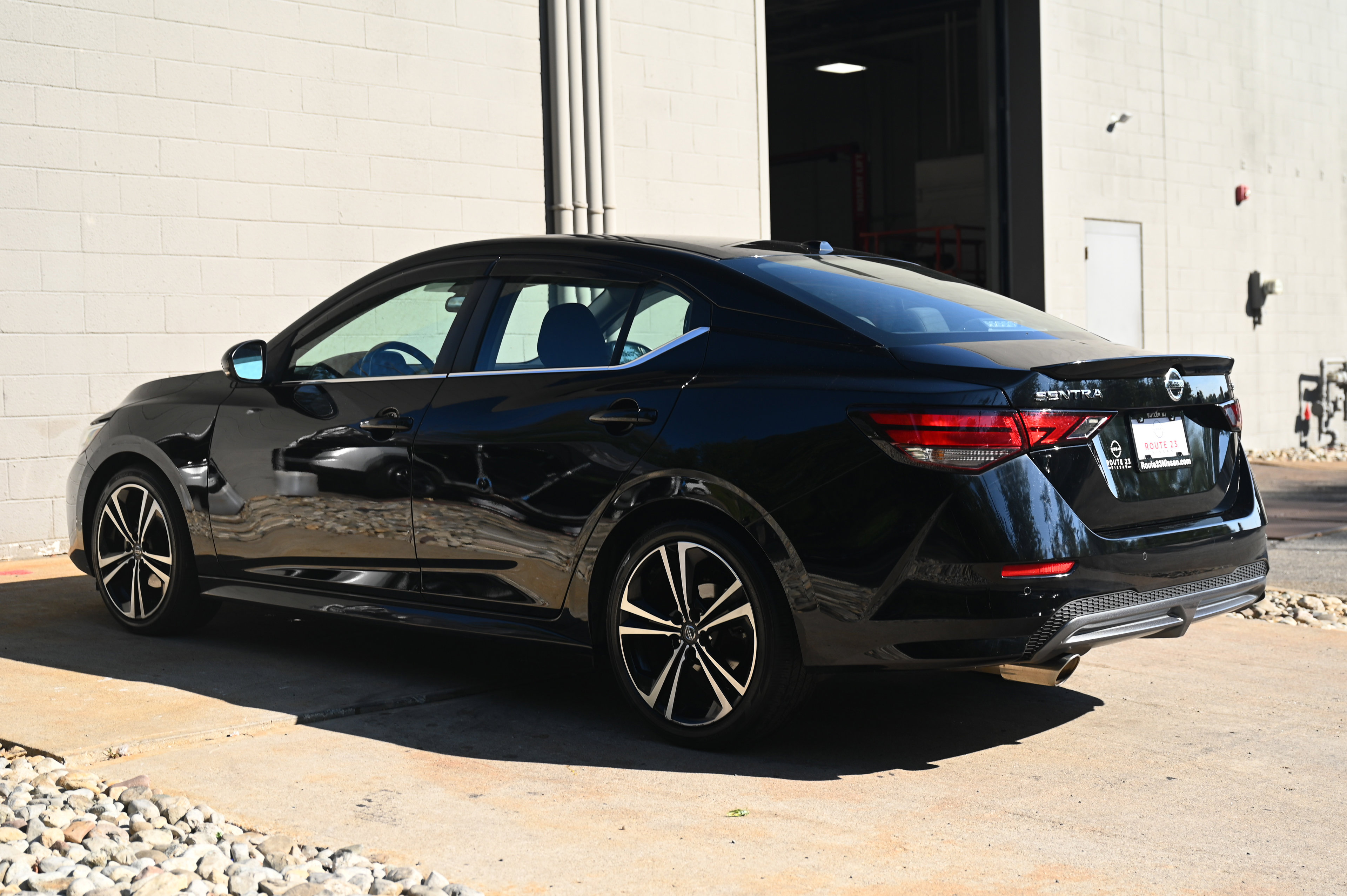 2021 Nissan Sentra SR photo 7