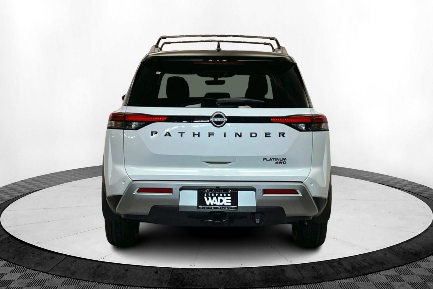 2025 Nissan Pathfinder Platinum photo 4