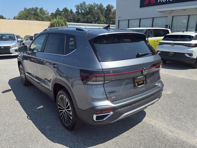2025 Volkswagen Taos SE photo 4