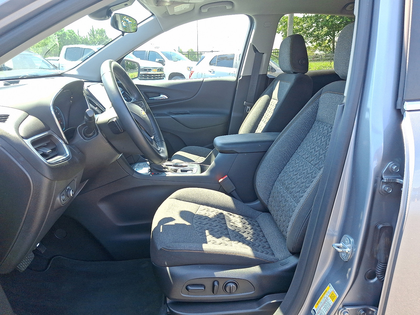 2024 Chevrolet Equinox LT photo 11