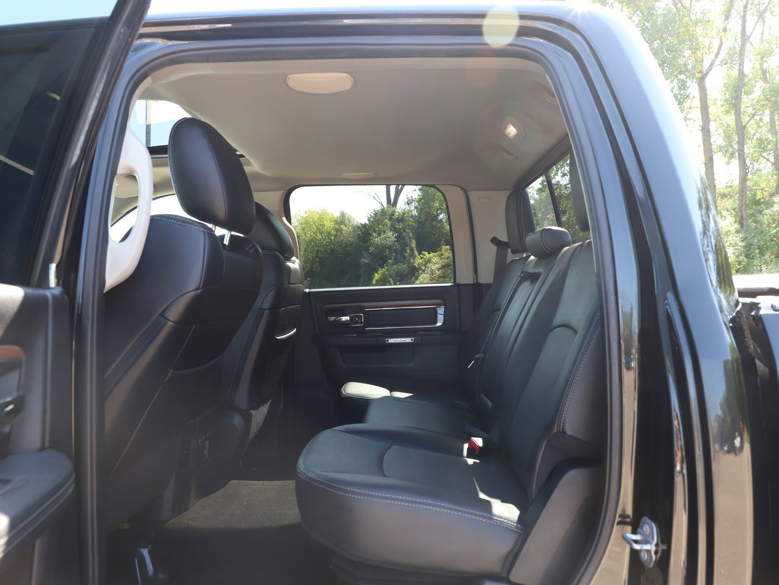 2016 Ram 2500 Laramie photo 11