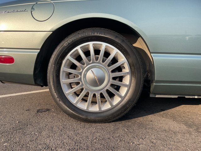 2004 Ford Thunderbird Base photo 8