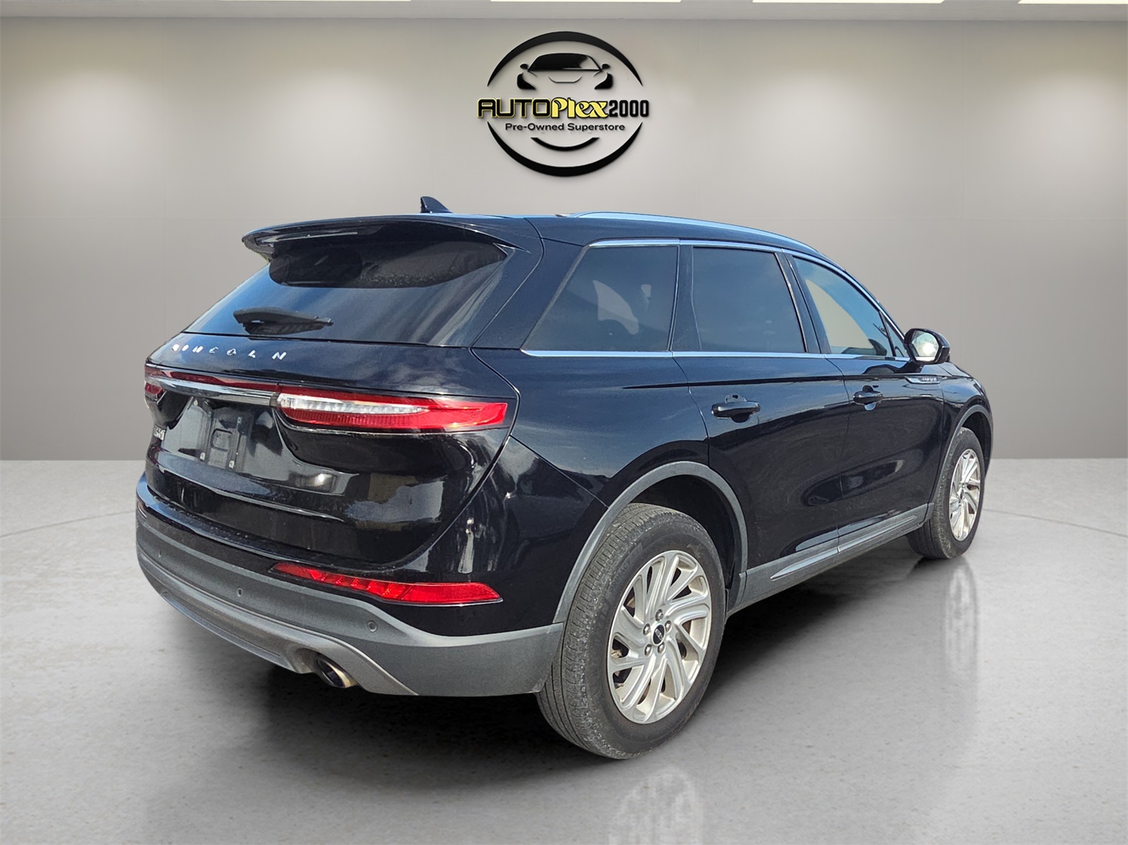 2021 Lincoln Corsair Standard photo 4