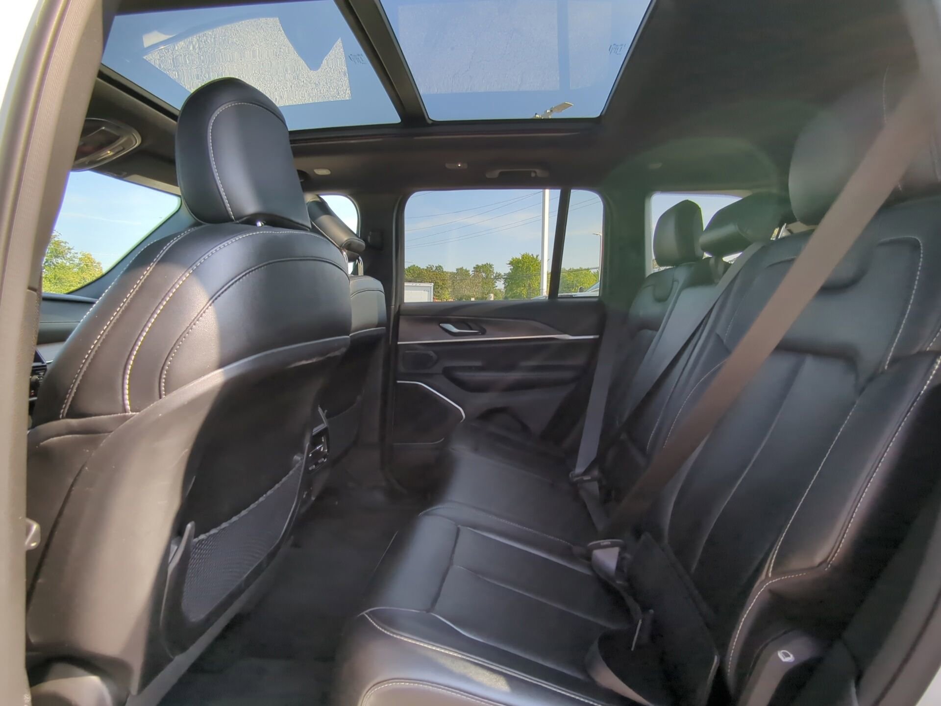 2024 Jeep Cherokee Limited 4xe photo 4