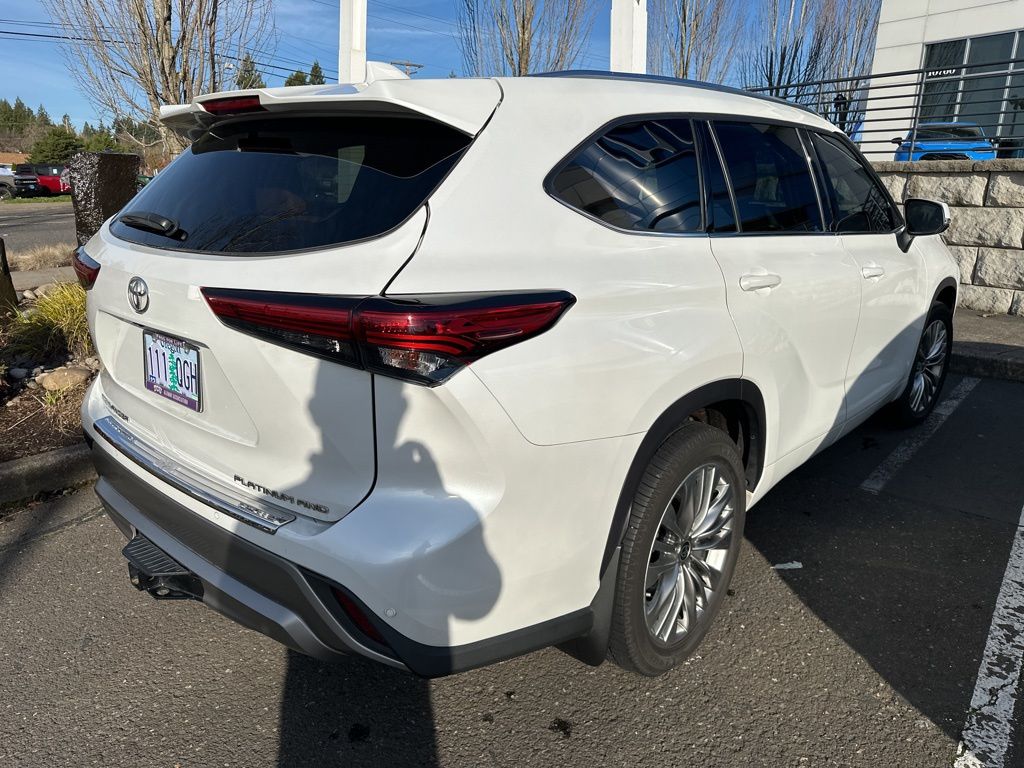 2022 Toyota Highlander Platinum photo 4