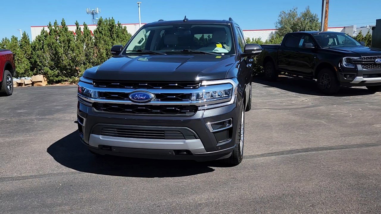 2023 Ford Expedition MAX Limited photo 4