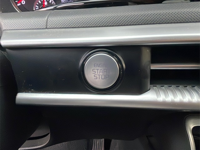 2022 Kia K5 GT-Line photo 25