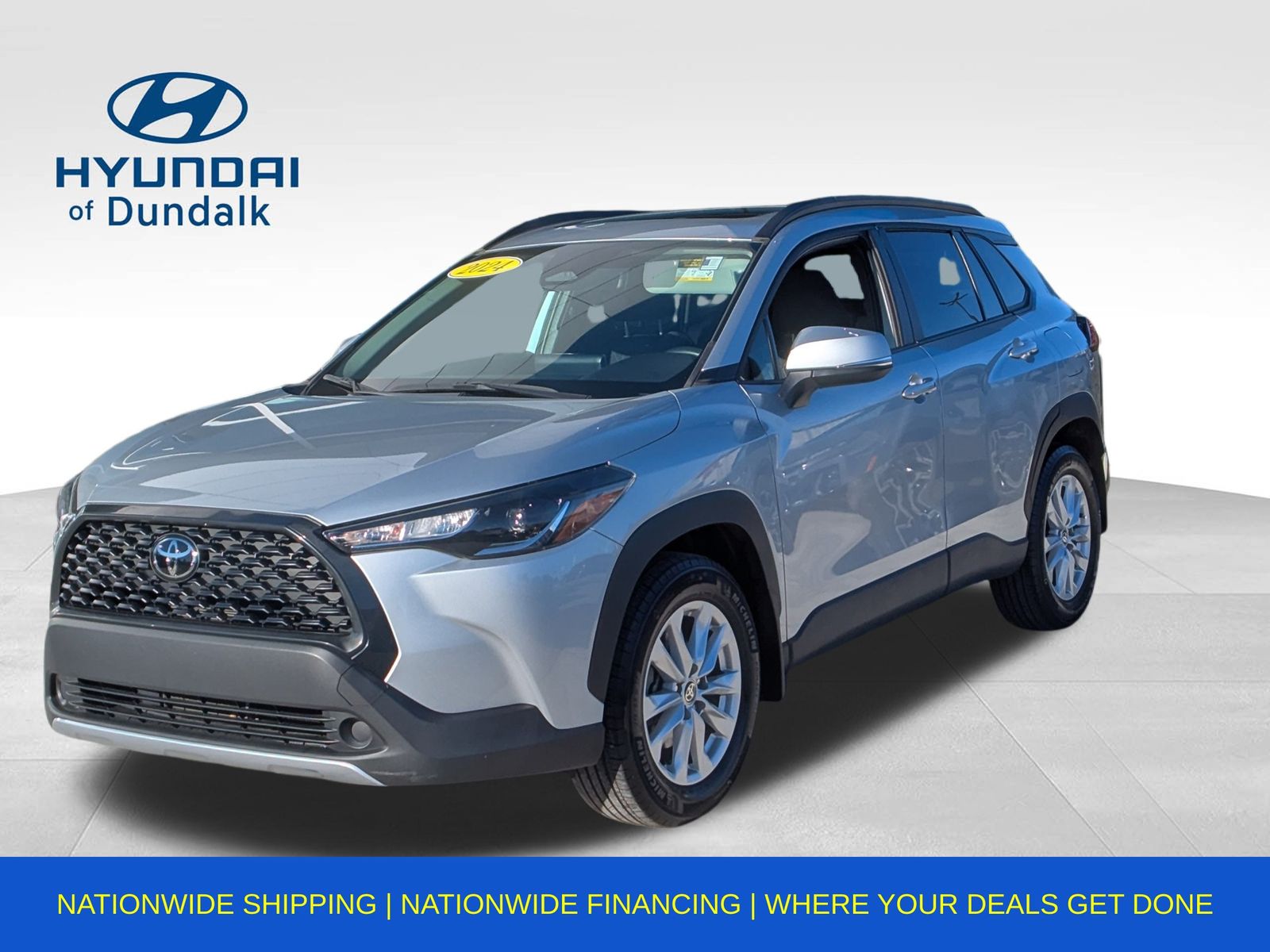 2024 Toyota Corolla Cross LE's photo