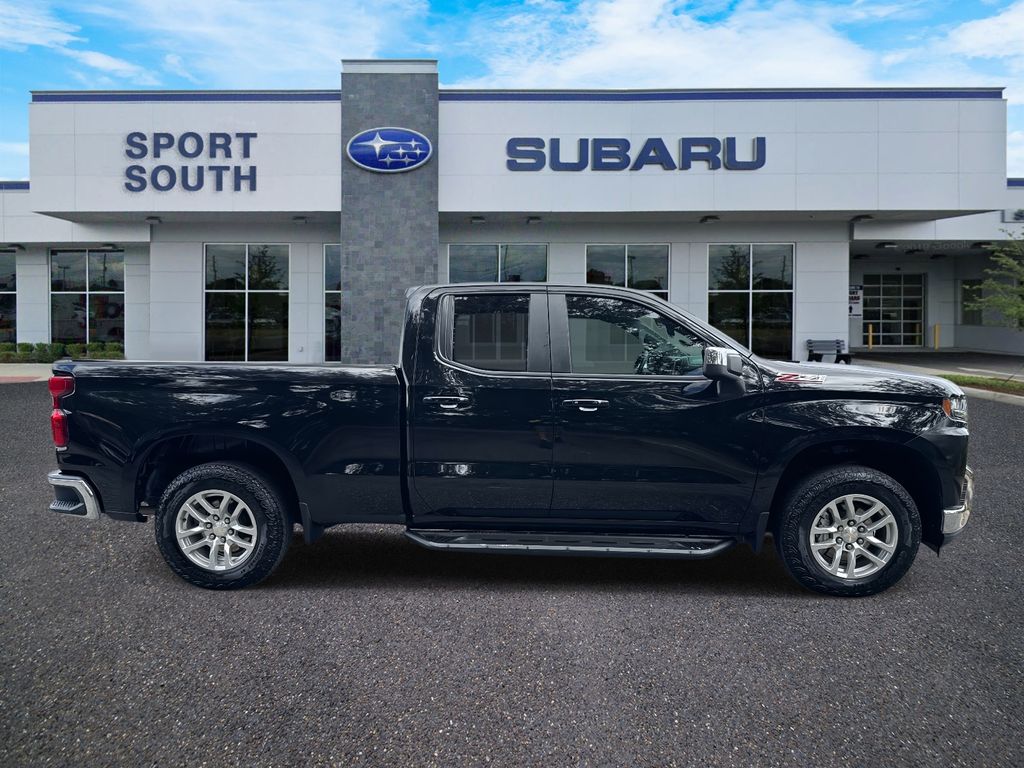 2020 Chevrolet Silverado 1500 LT photo 2