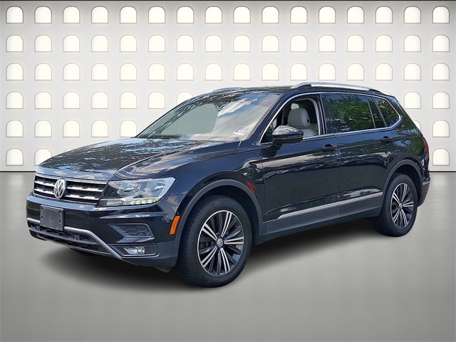 2019 Volkswagen Tiguan SEL photo 2