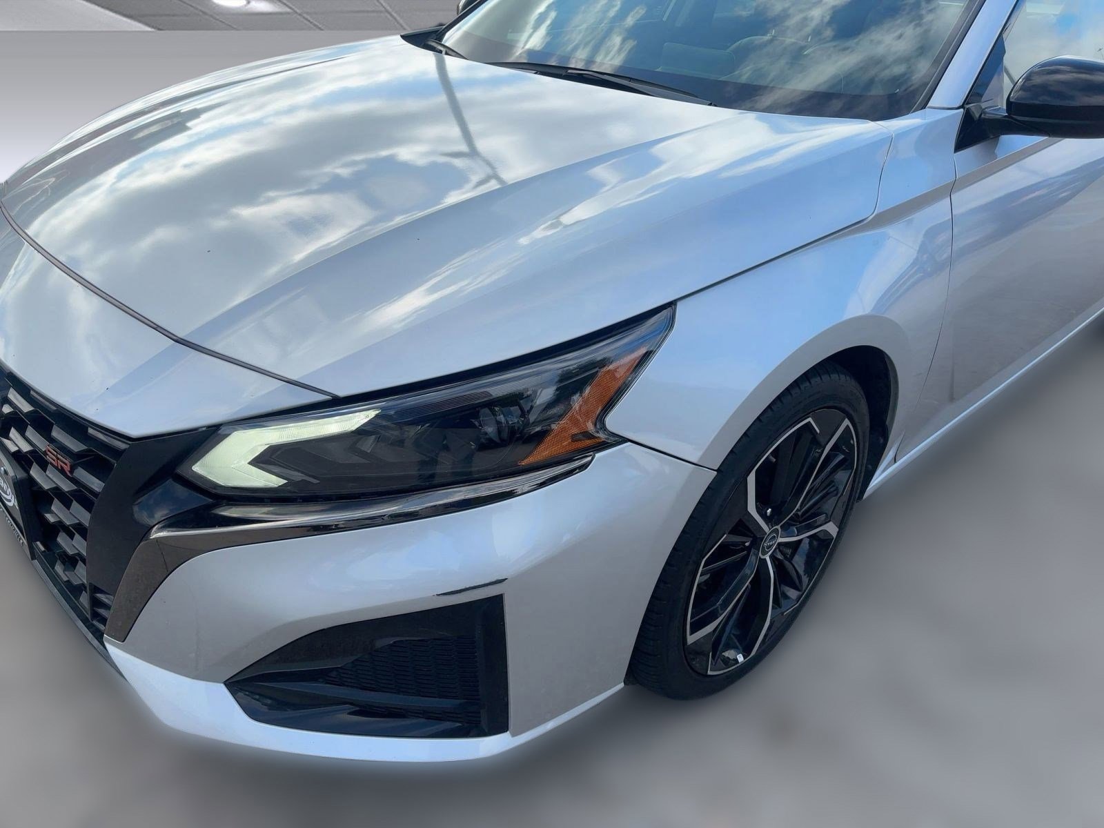 2023 Nissan Altima 2.5 SR photo 10