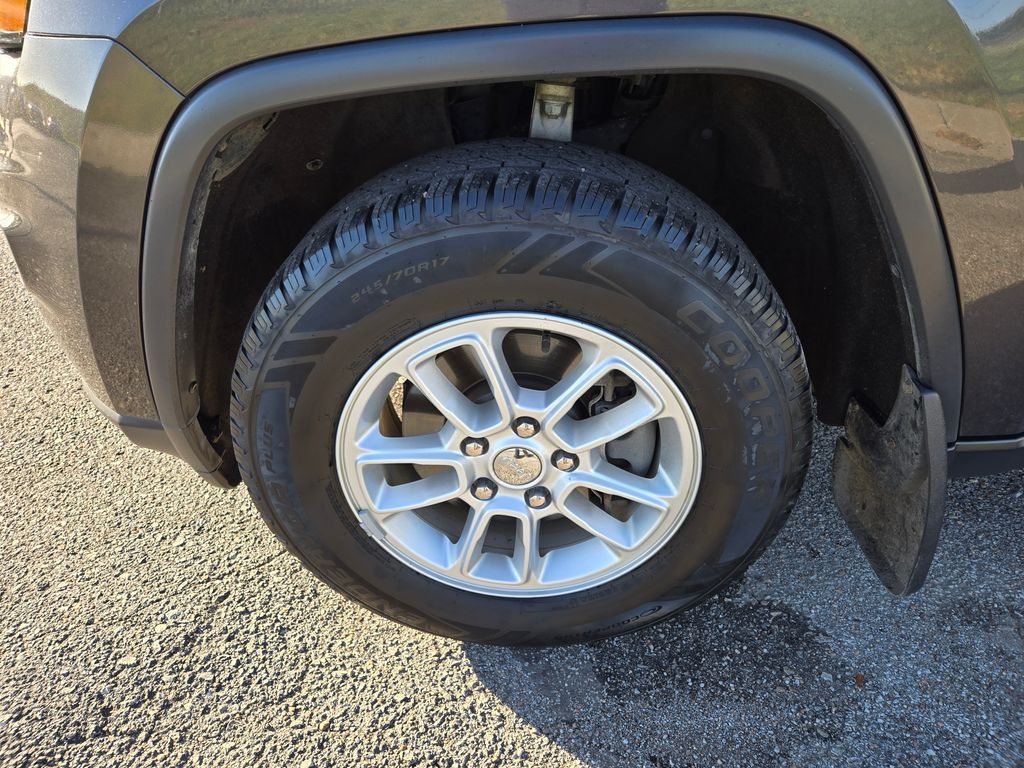 2018 Jeep Grand Cherokee Laredo photo 27