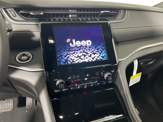 2025 Jeep Grand Cherokee Altitude X photo 14