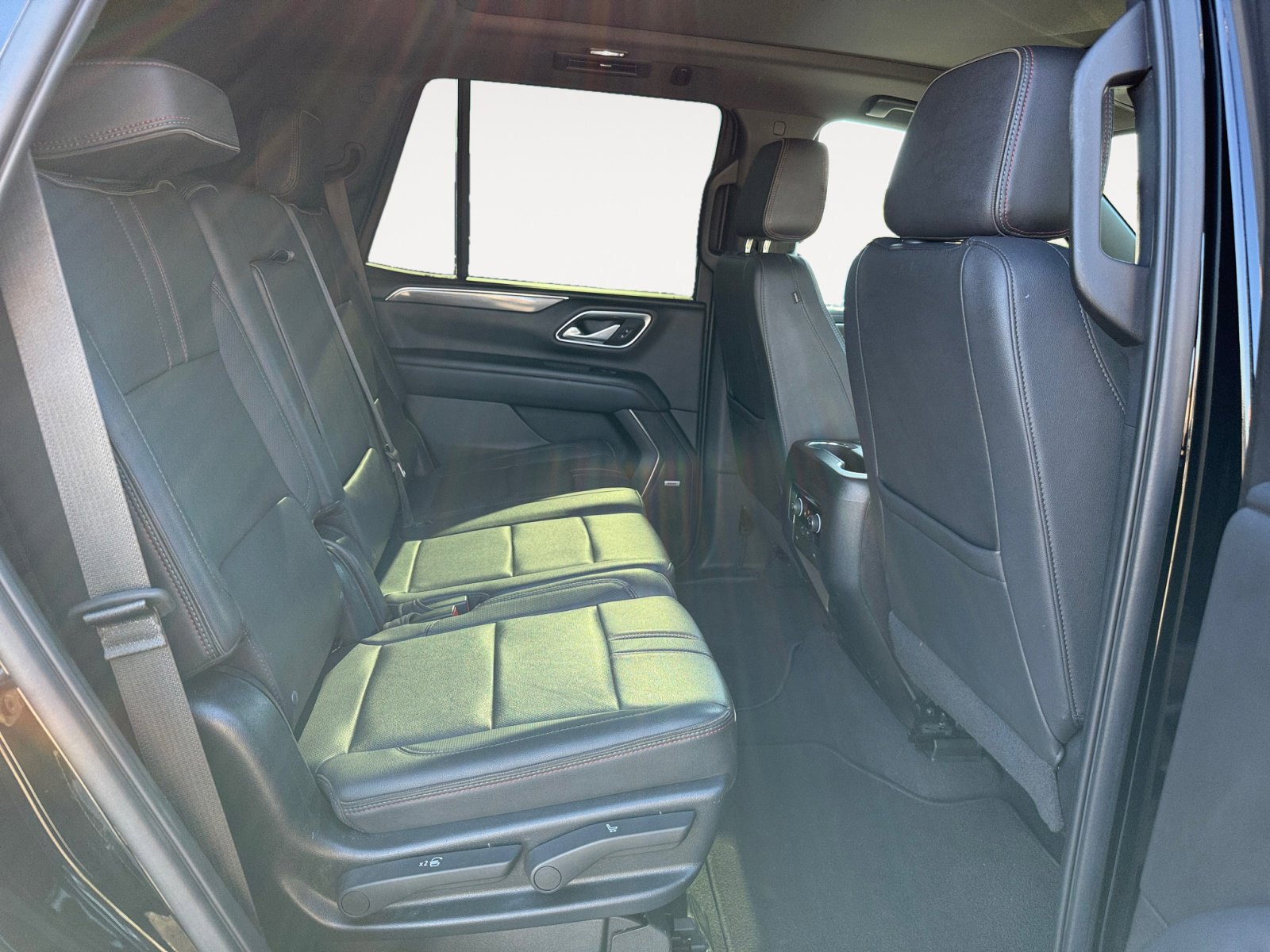 2022 Chevrolet Tahoe RST photo 16