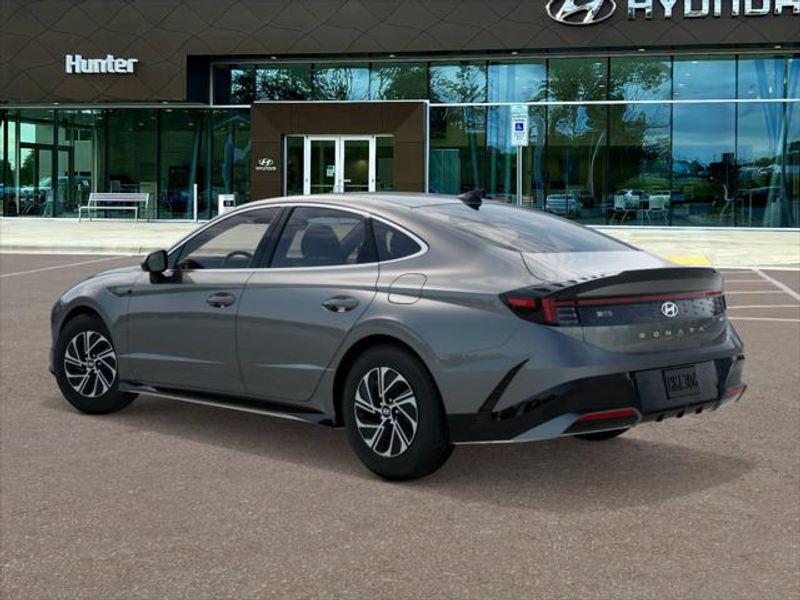 2026 Hyundai Sonata Hybrid Blue photo 4