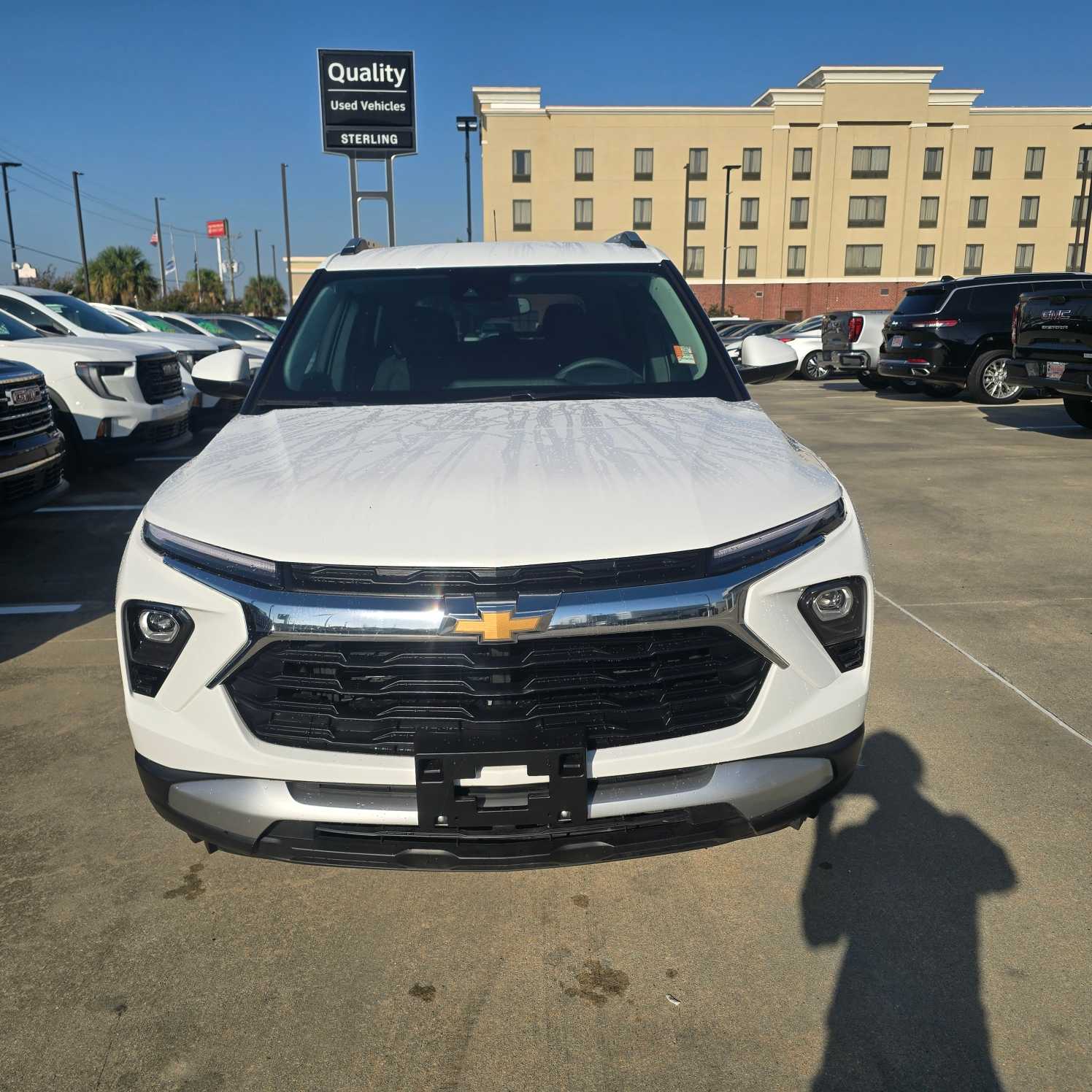 2025 Chevrolet Trailblazer LT photo 2