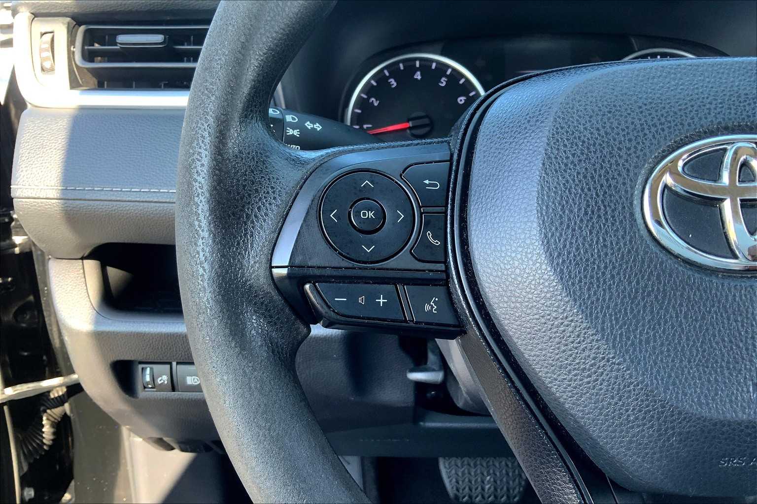 2022 Toyota RAV4 XLE photo 21