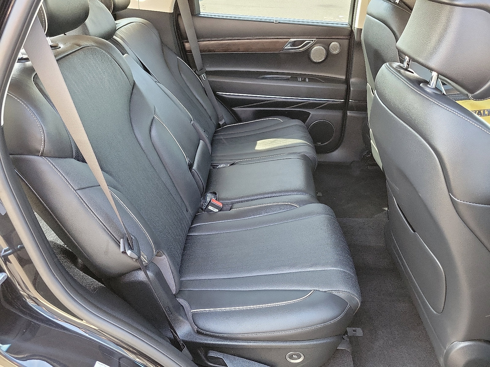 2023 Genesis GV80 2.5T Advanced photo 17