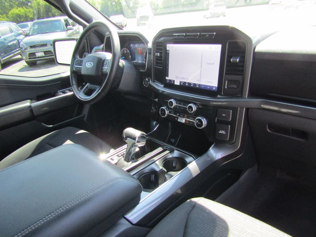 2023 Ford F-150 XLT photo 16