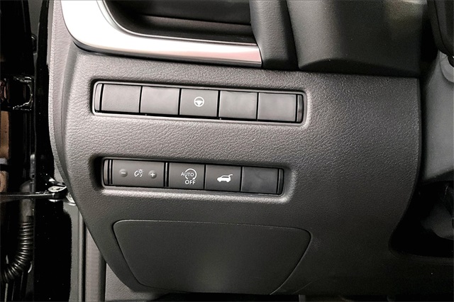 2025 Nissan Rogue SV photo 25