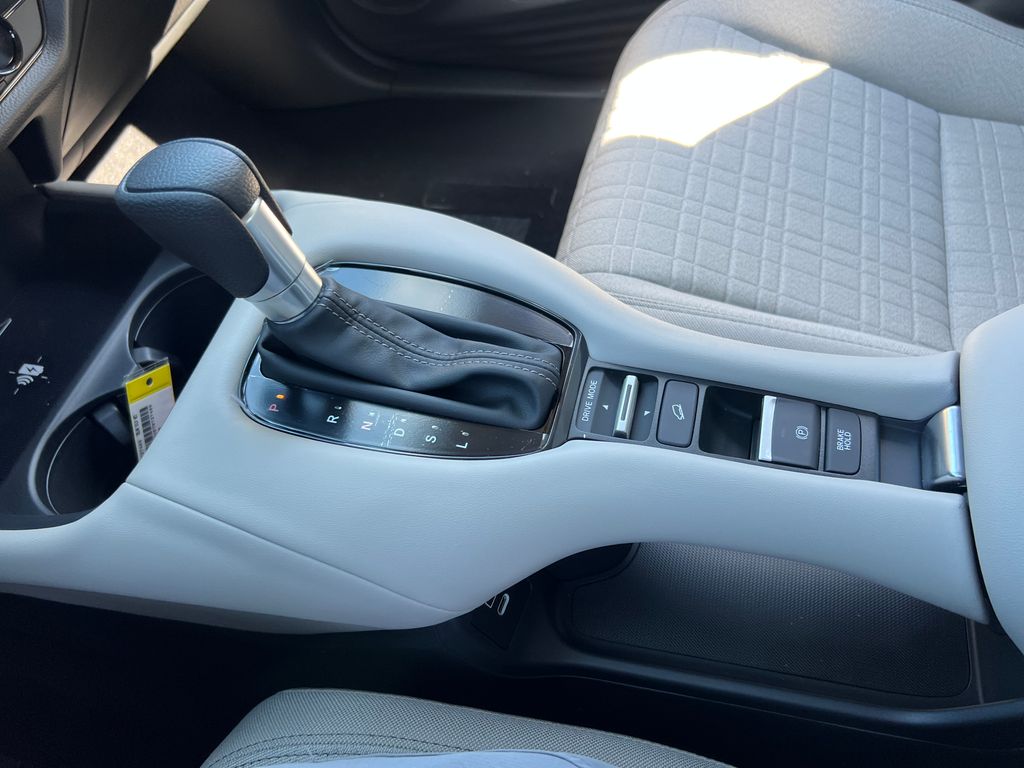 2026 Honda HR-V LX photo 28