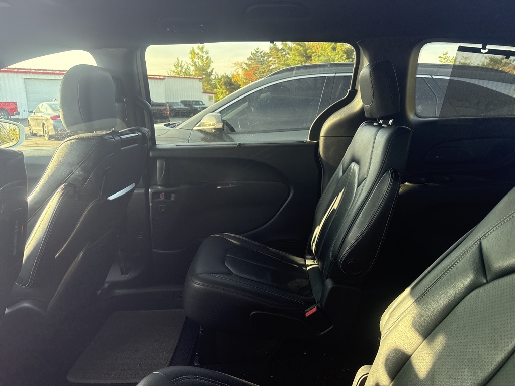 2018 Chrysler Pacifica Touring Plus photo 14
