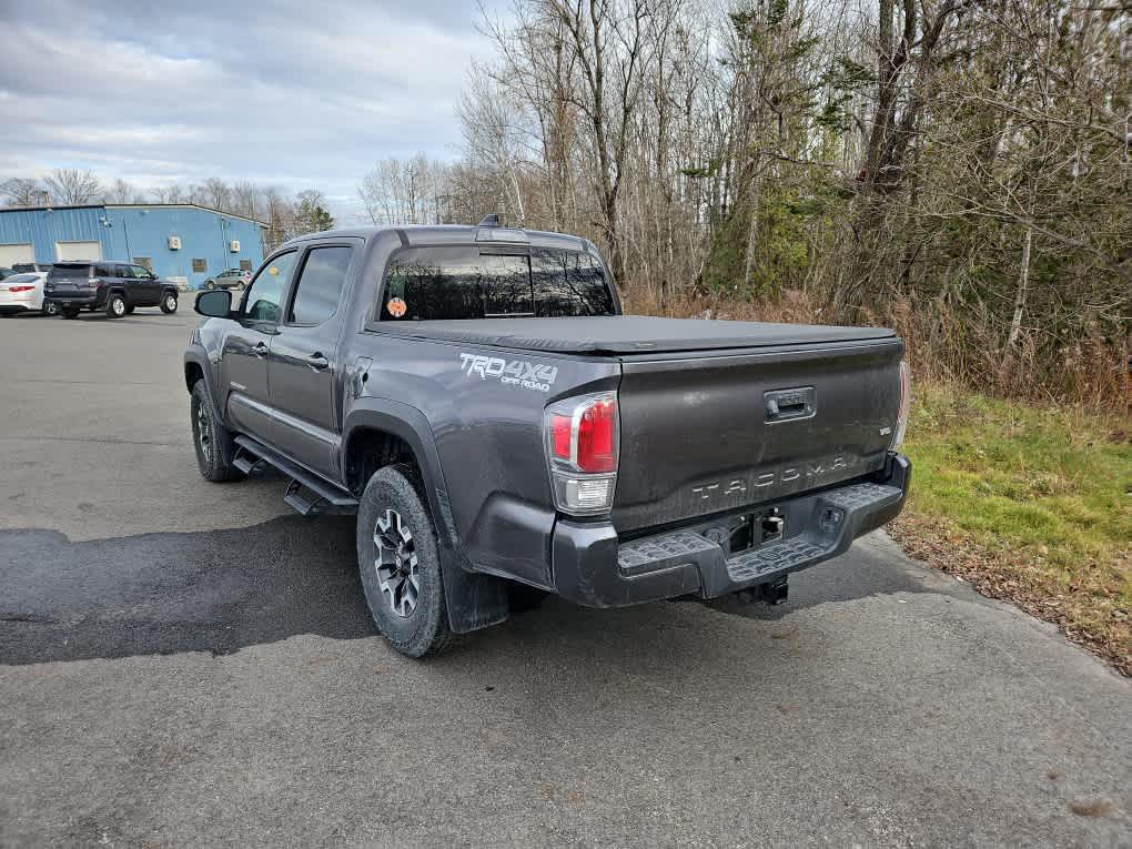 2023 Toyota Tacoma TRD photo 3