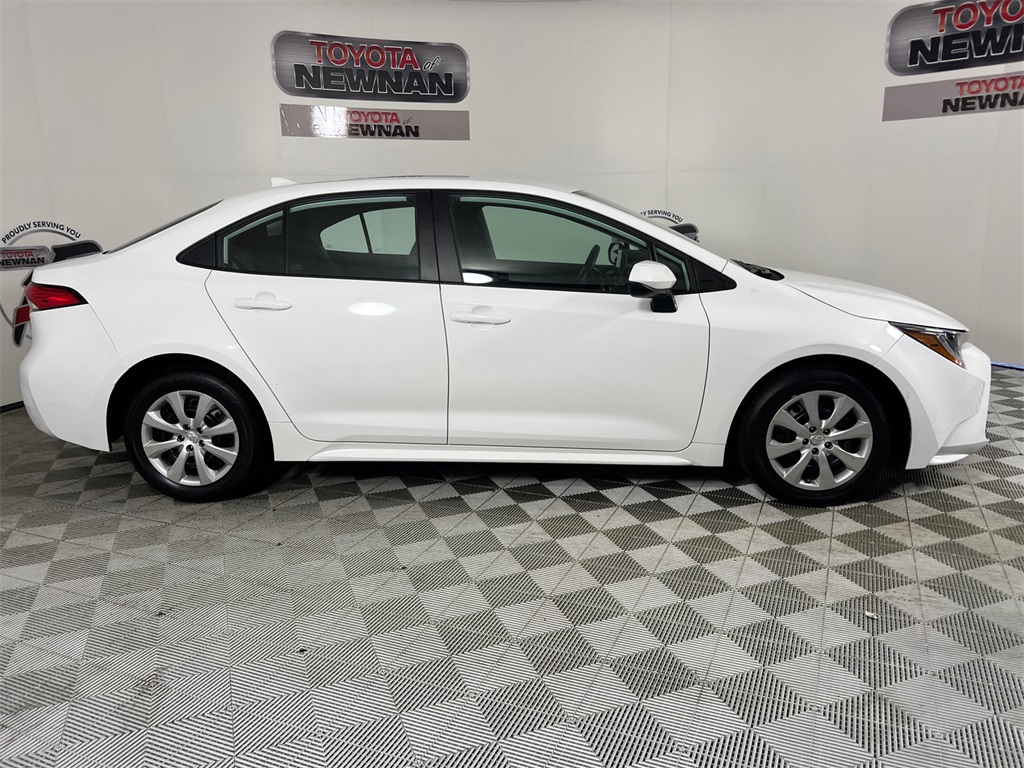 Used 2024 Toyota Corolla LE with VIN 5YFB4MDE6RP081714 for sale in Northfield, Minnesota