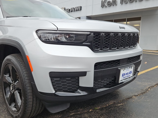 2023 Jeep Grand Cherokee Altitude photo 4