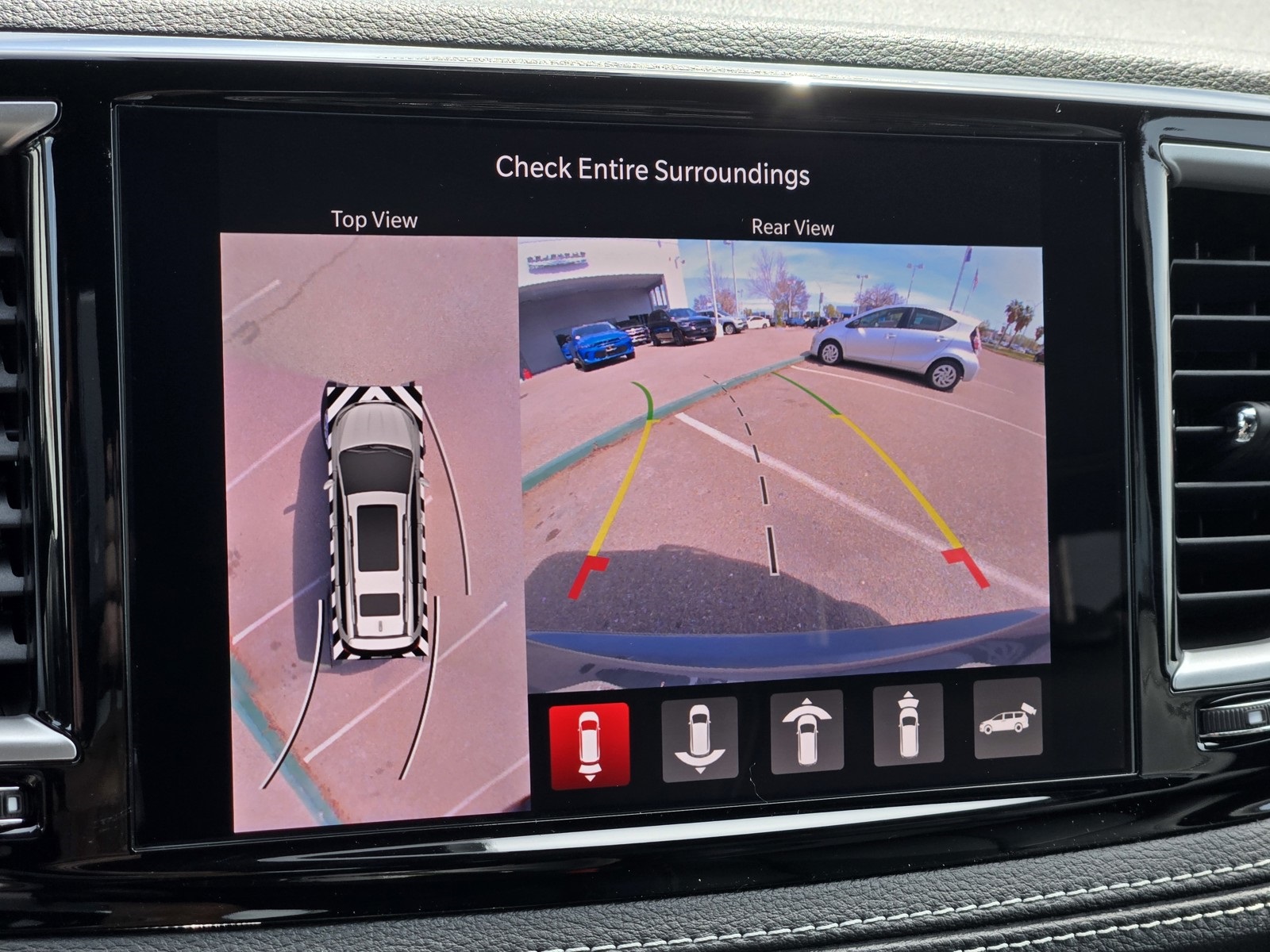 2025 Chrysler Pacifica photo 12