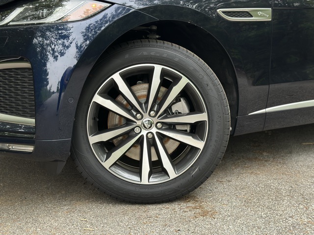 2026 Jaguar F-PACE P250 R-Dynamic S photo 2