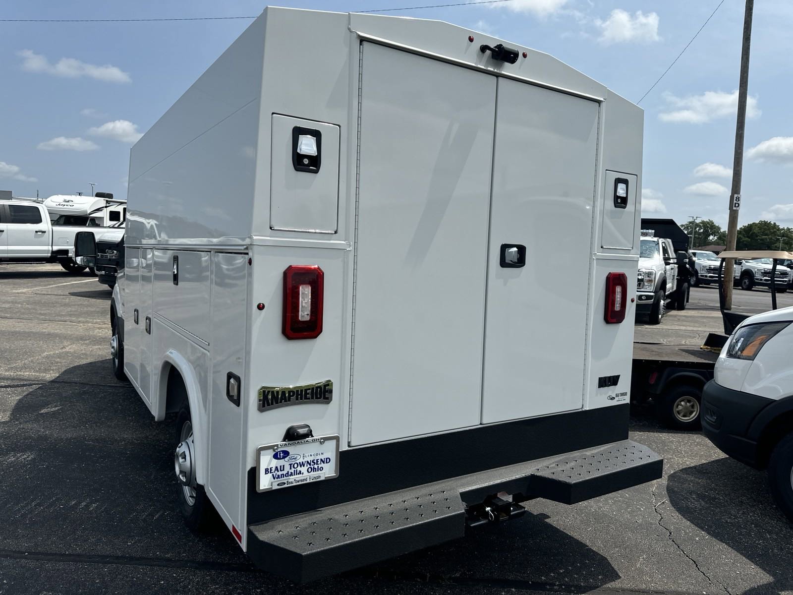 2024 Ford Transit Cutaway photo 5