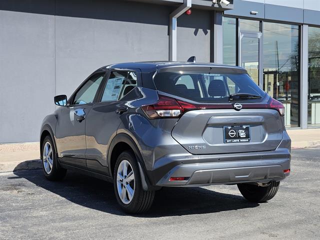 2025 Nissan Kicks Play S photo 4