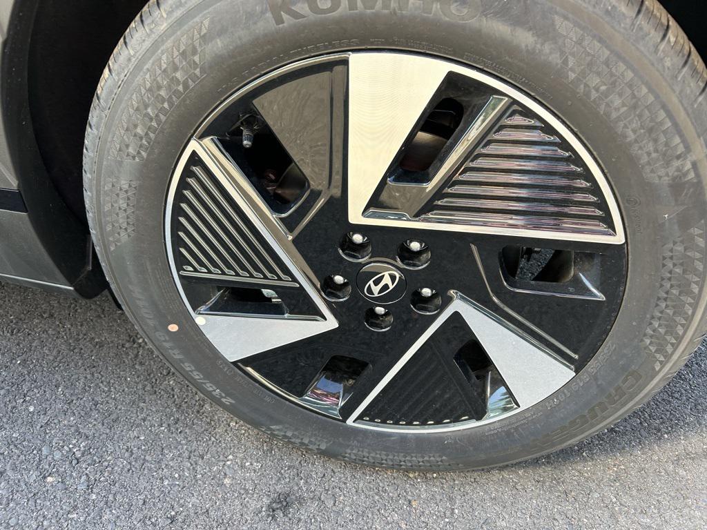 2025 Hyundai Ioniq 5 SEL photo 8