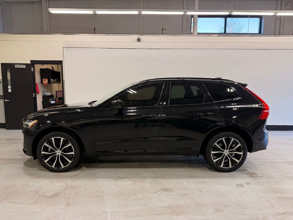Used 2023 Volvo XC60 Plus with VIN YV4L12RL8P1283915 for sale in Golden Valley, Minnesota