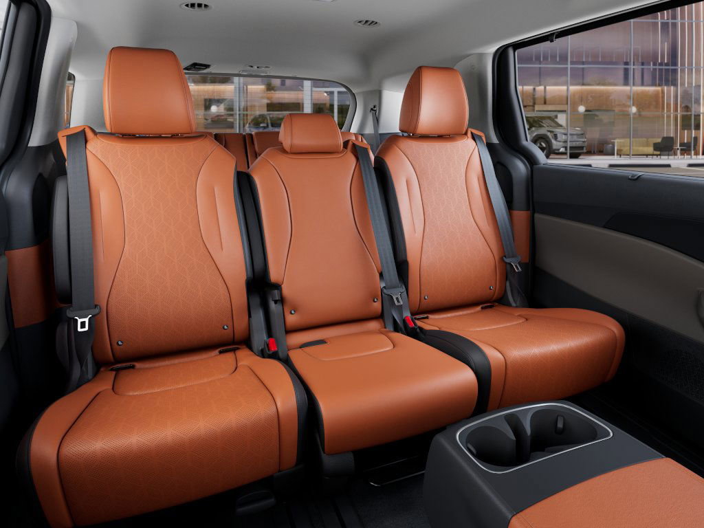 2025 Kia Carnival EX photo 16
