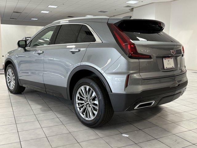 2025 Cadillac XT4 Premium Luxury photo 3