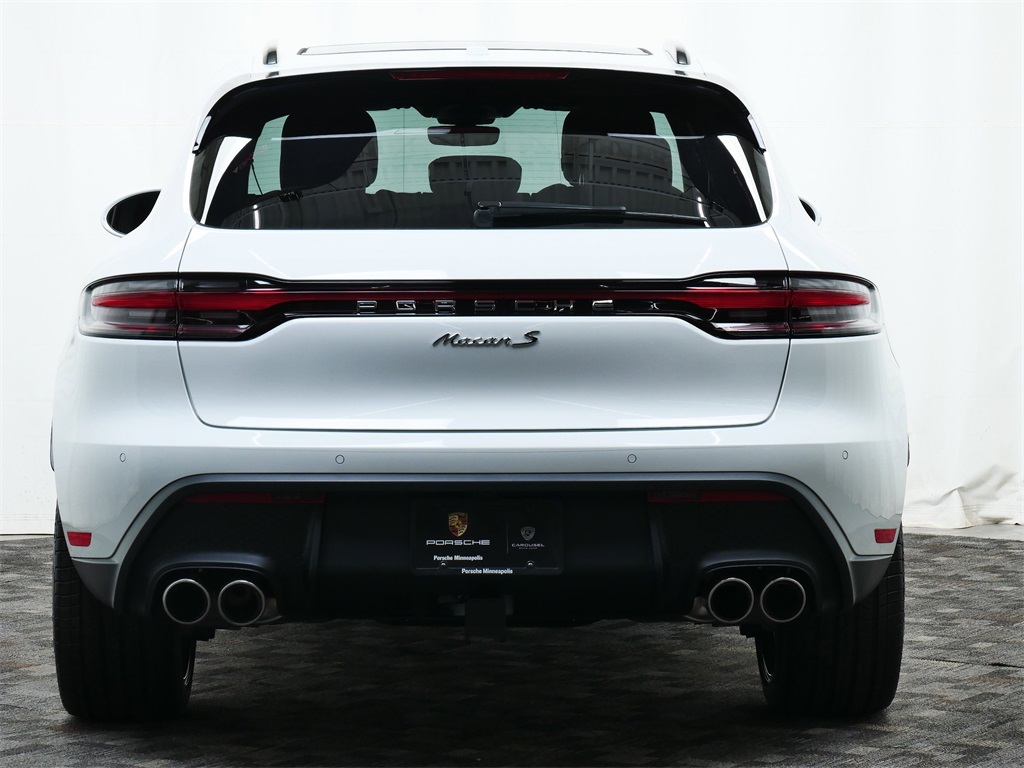 2025 Porsche Macan S photo 4