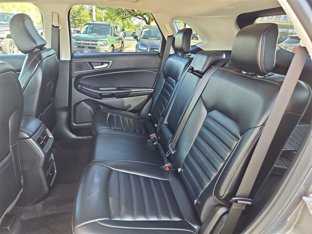 2023 Ford Edge SEL photo 24