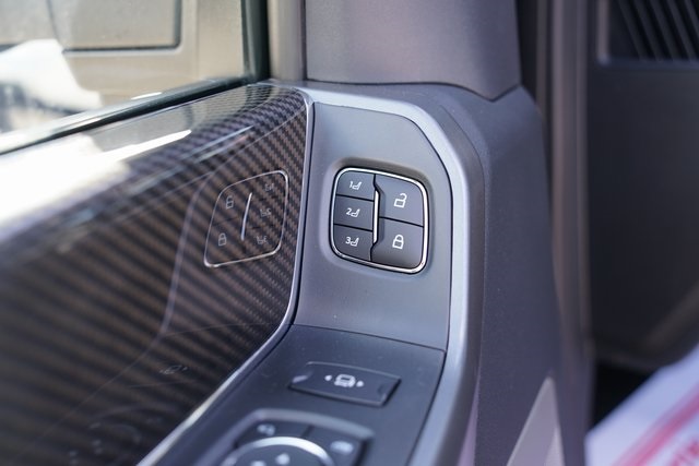 2025 FORD F-250 - Image 35