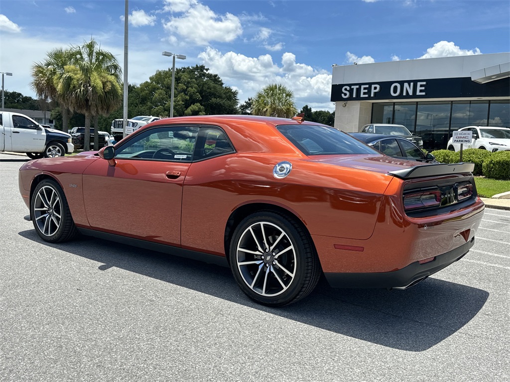 2023 Dodge Challenger R/T photo 4